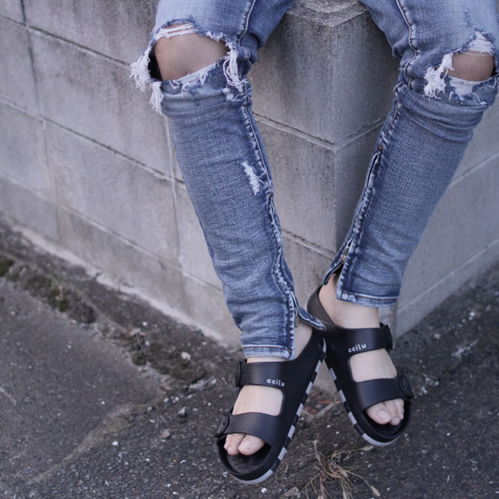 horizon-check-sandal