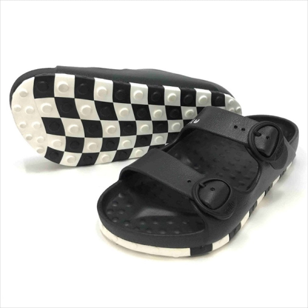 horizon-check-sandal